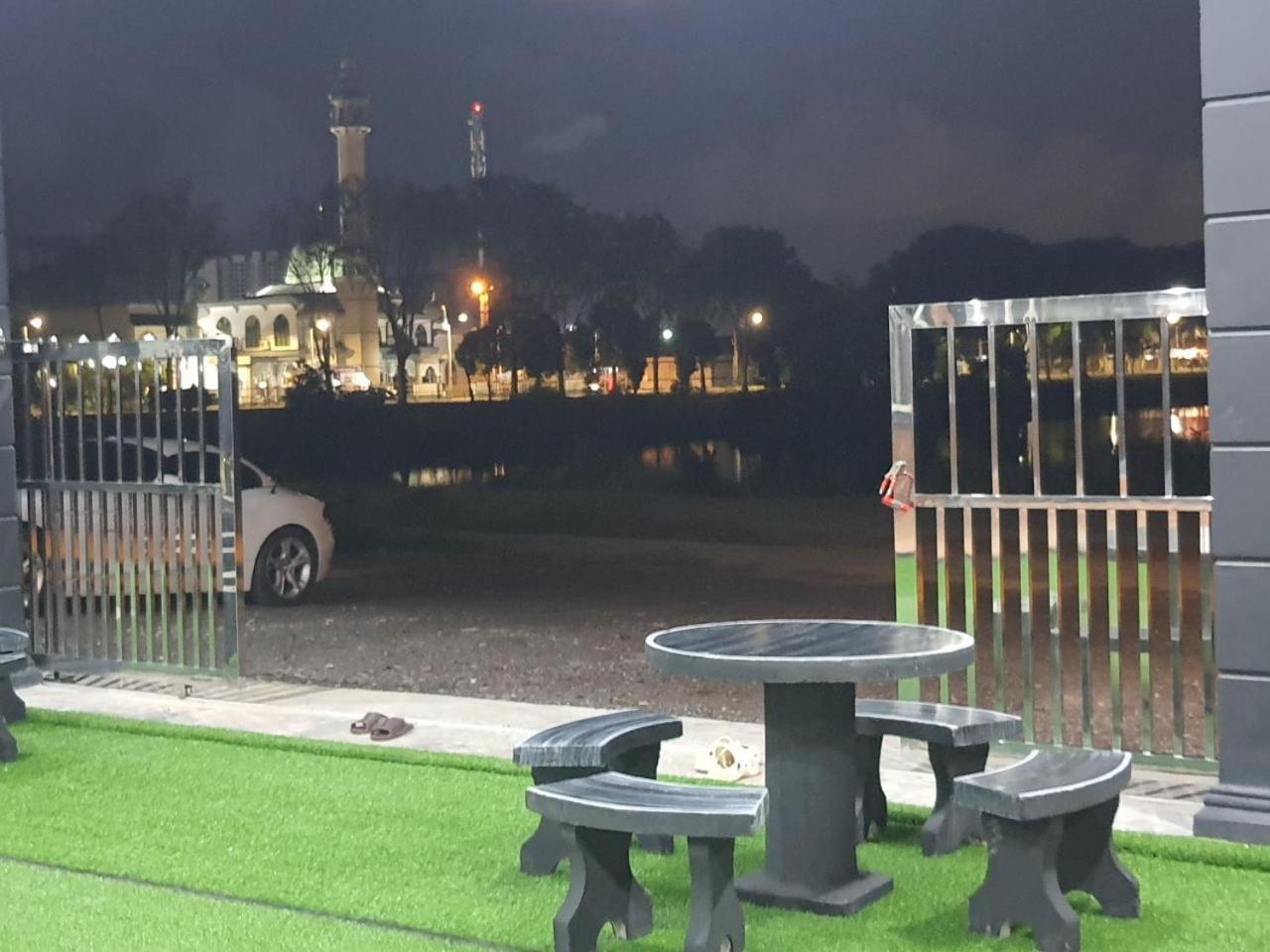 Rumamataayer Islam Semabok Perdana - *